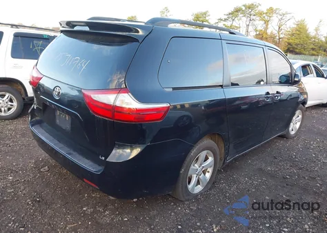 2015 Toyota Sienna Le 8 Passenger z USA, uszkodzony, nr VIN 5TDKK3DC2FS577062